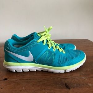 Nike Flex 2014 run sneakers